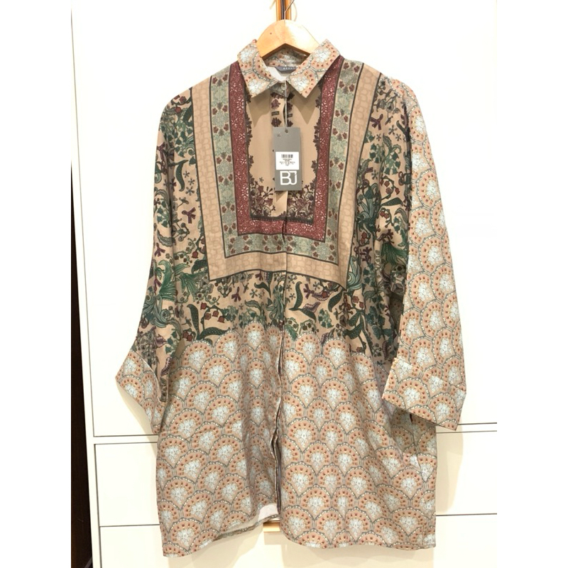 Serenity Soiree Batwing Shirt - Nougat (Free Size)