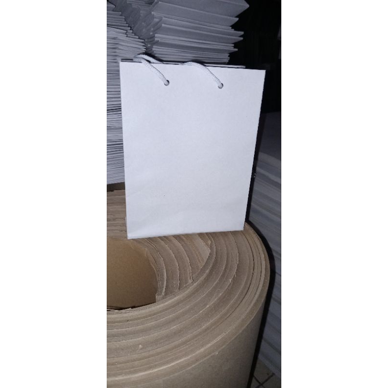 

paper bag putih 15 x 8 x 20 polos