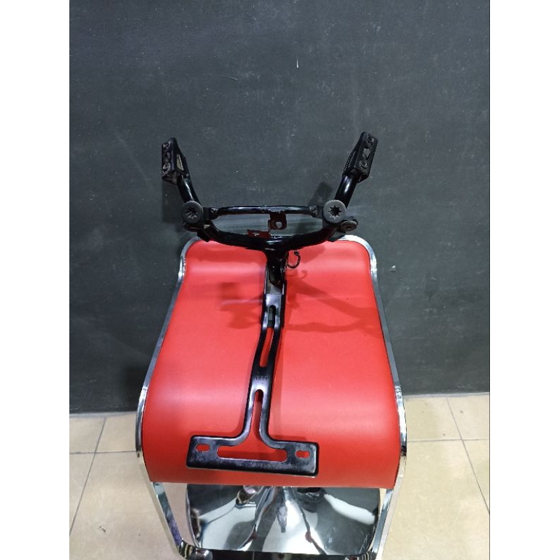 Braket dudukan lampu breket dudukan bodi CBR k45a tanduk bodi depan cbr 150r