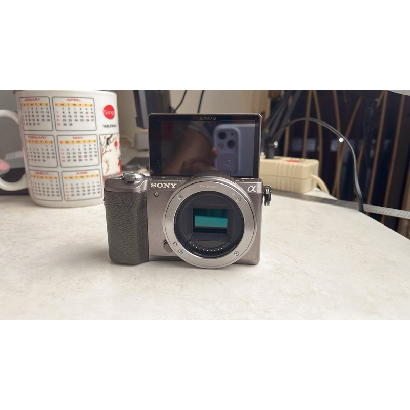 sony a5100 dengan lensa bawaan