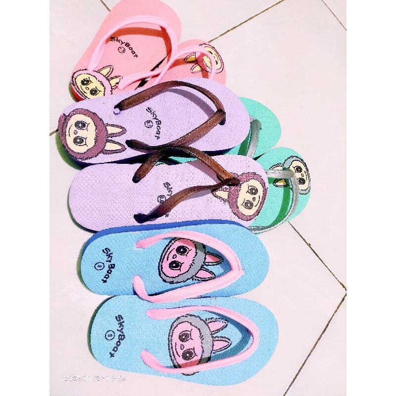Sandal Jepit Labubu SkyBoat