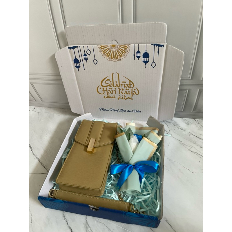 

Hampers Lebaran | Xavia Package | Hampers Idul Fitri