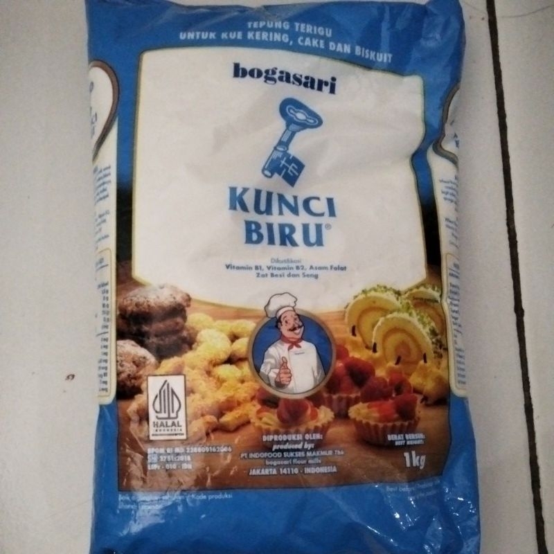 

TEPUNG TERIGU KUNCI BIRU 1KG