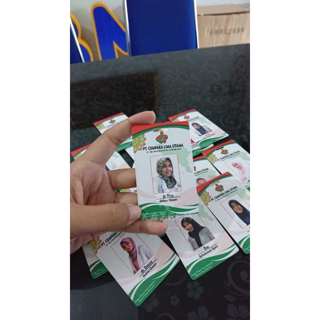 

cetak id card akrilik