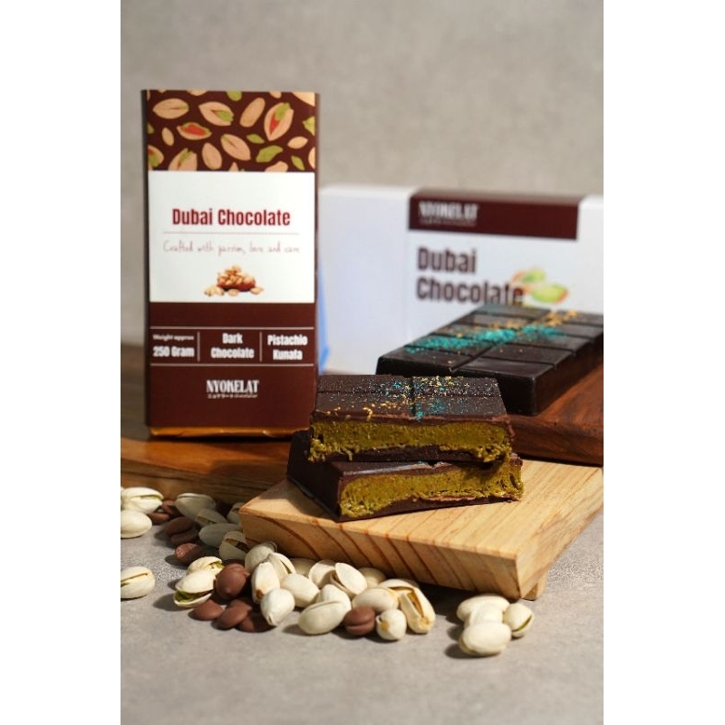 

Cokelat Dubai Pistachio Kunafa dark cokelat by Nyokelat