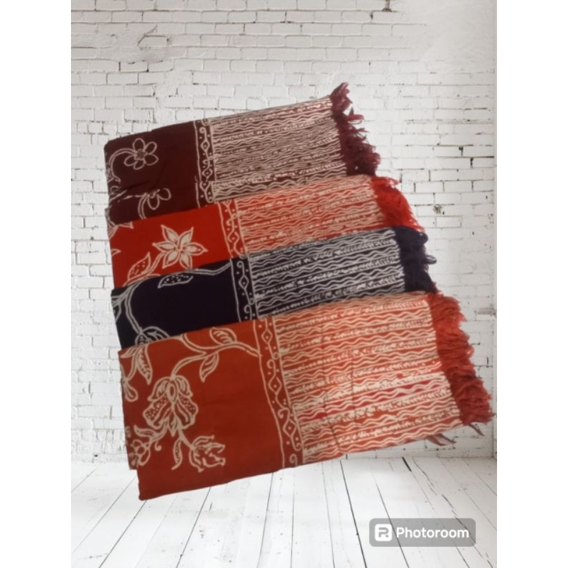 Gendongan selendang bayi madura