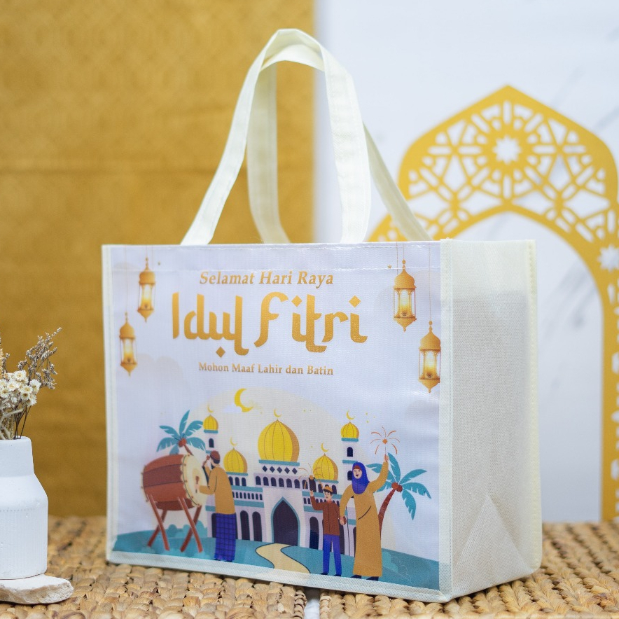 

Harga Satuan Goodie Bag Handle Idul Fitri uk 25x30x14 / Spunbond Lebaran / Tas Idul Fitri New Design