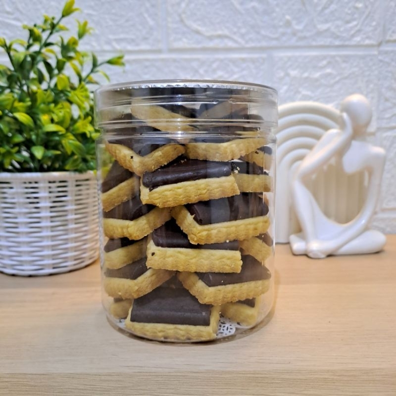 

kue kering coklat stik kemasan tabung 600ml