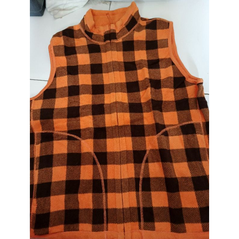 Rompi bolak balik UNIQLO