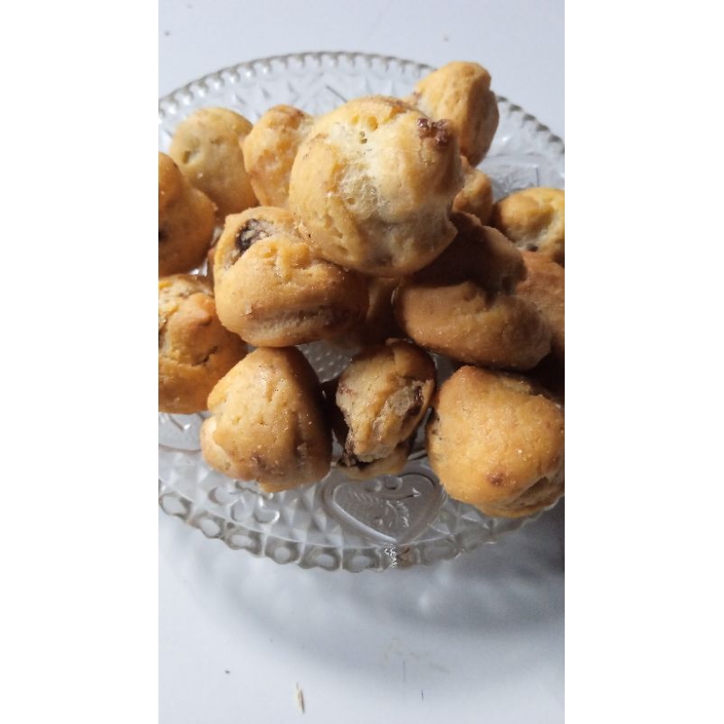 

kue sus super, isi coklat, coklatnya full.. soal rasa gak ngecewain yah..kemasan 1kg
