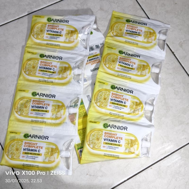Garnier Sachet Bright Complete SERUM CREAM(1renceng isi 12)
