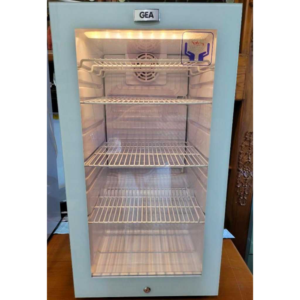 jual bekas kulkas mini chiller kondisi seperti baru 99 persen mulus