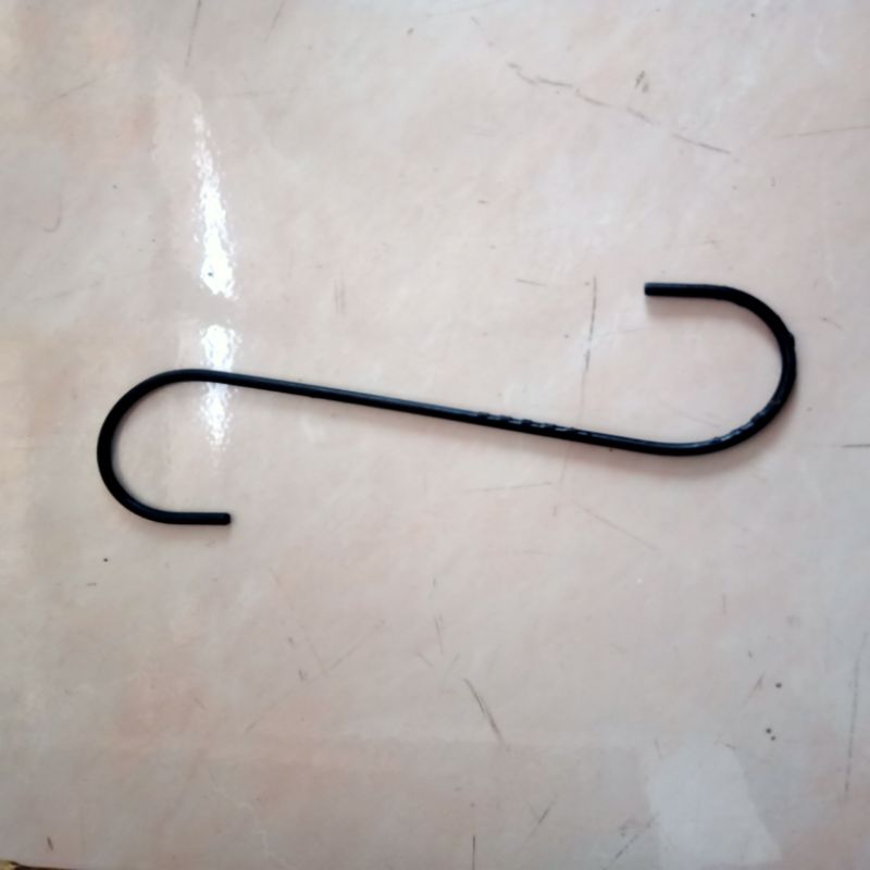 hook cantolan besar besi gantungan S serbaguna hitam