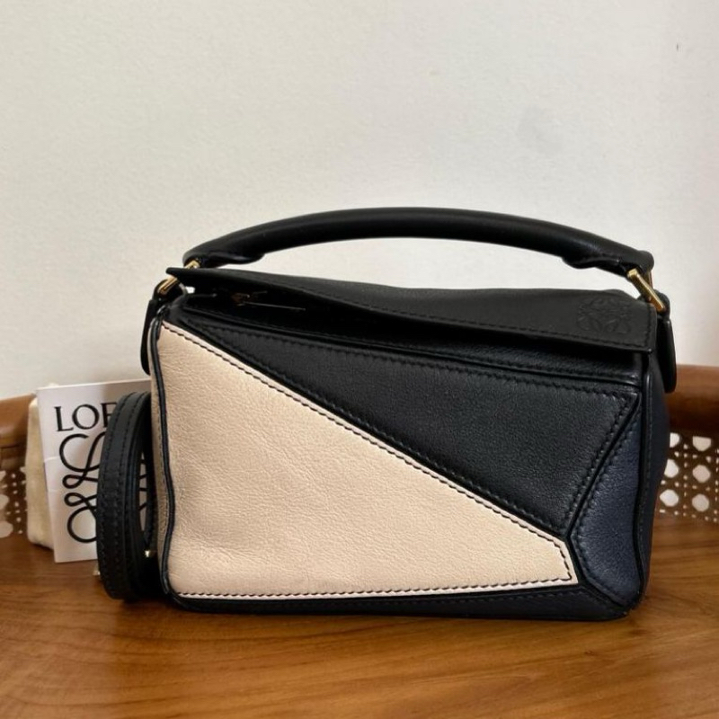 TAS LOEWE PUZZLE AUTHENTIC PRELOVED