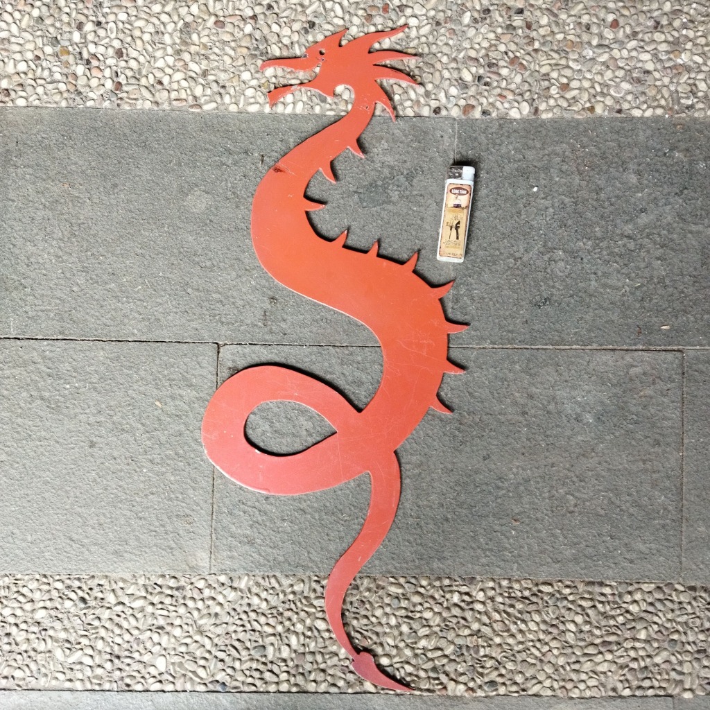 Pajangan Dinding Besi Ukir Naga