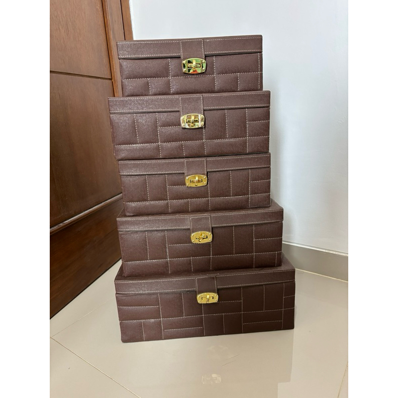 

Kotak penyimpanan storage box seserahan hantaran parcel hampers preloved second bekas