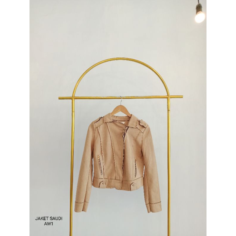 jaket wanita fashion/jaket crop suede wanita import premium/jaket saudi aw1