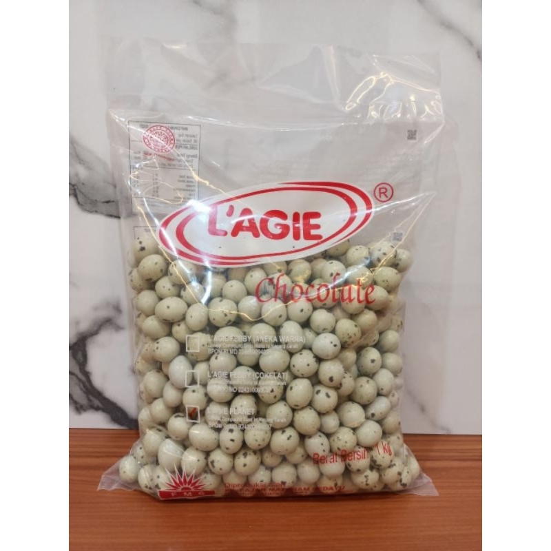 

COKLAT LAGIE PLANET, COKELAT ISI KACANG 1 KG