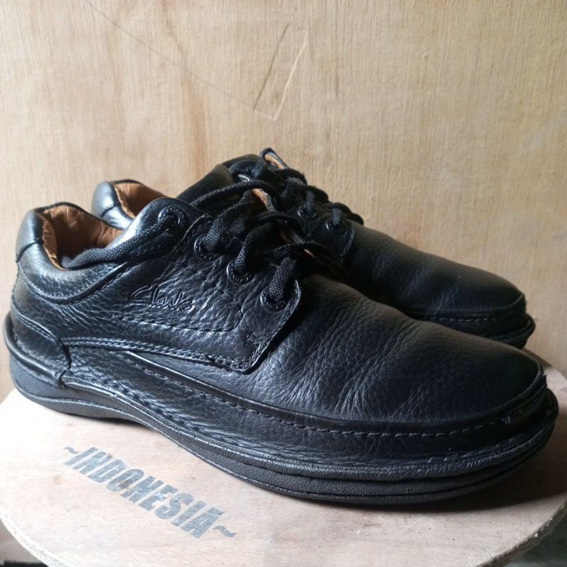 Sepatu Second Clarks Nature Three sz 41