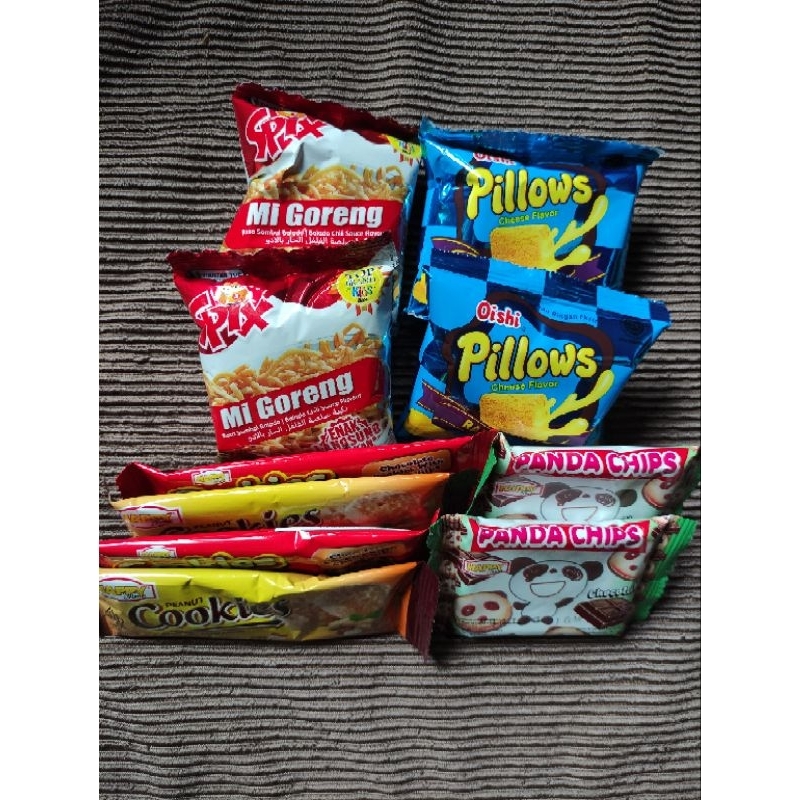 

Jajan Snack Harga 500 / Pillows / Spix Mi Goreng / Panda Chips / Cookies