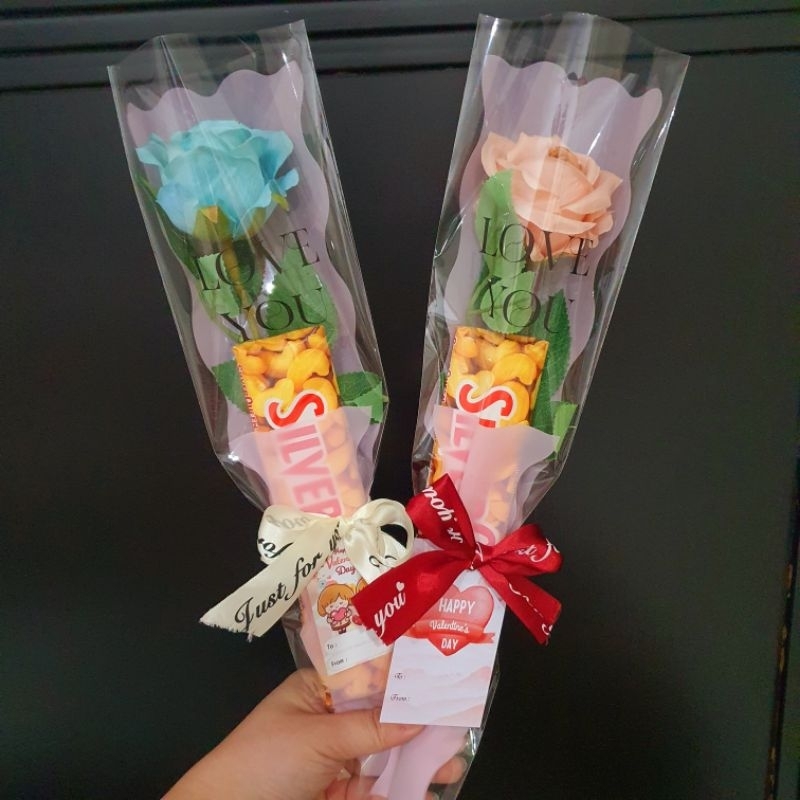 

Buket Silverqueen Bunga Valentine / Birthday / Graduation