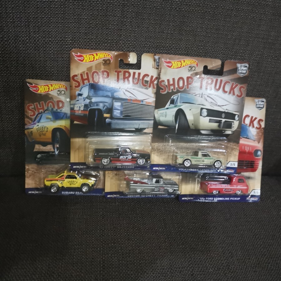 Hot Wheels Shop Trucks Set isi 5 Chevy Silverado Borla VW Caddy