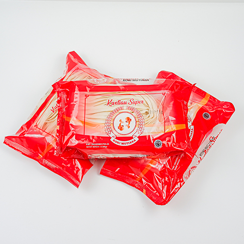 

Kwetiau / Mie lebar/Kuetiau Super koki mutiara 180gr 1 DUS