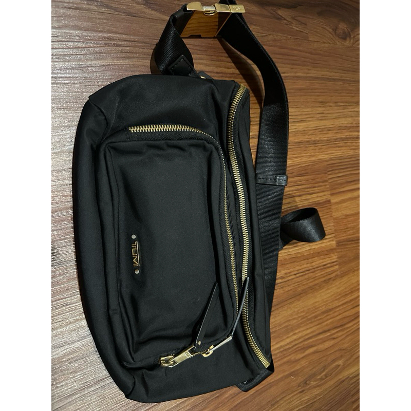 tumi waist bag
