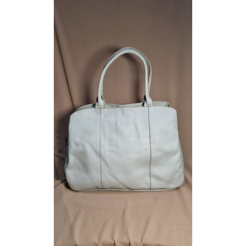 Tas Preloved Second Branded Duffle Bag Travel Bag Wanita Putih