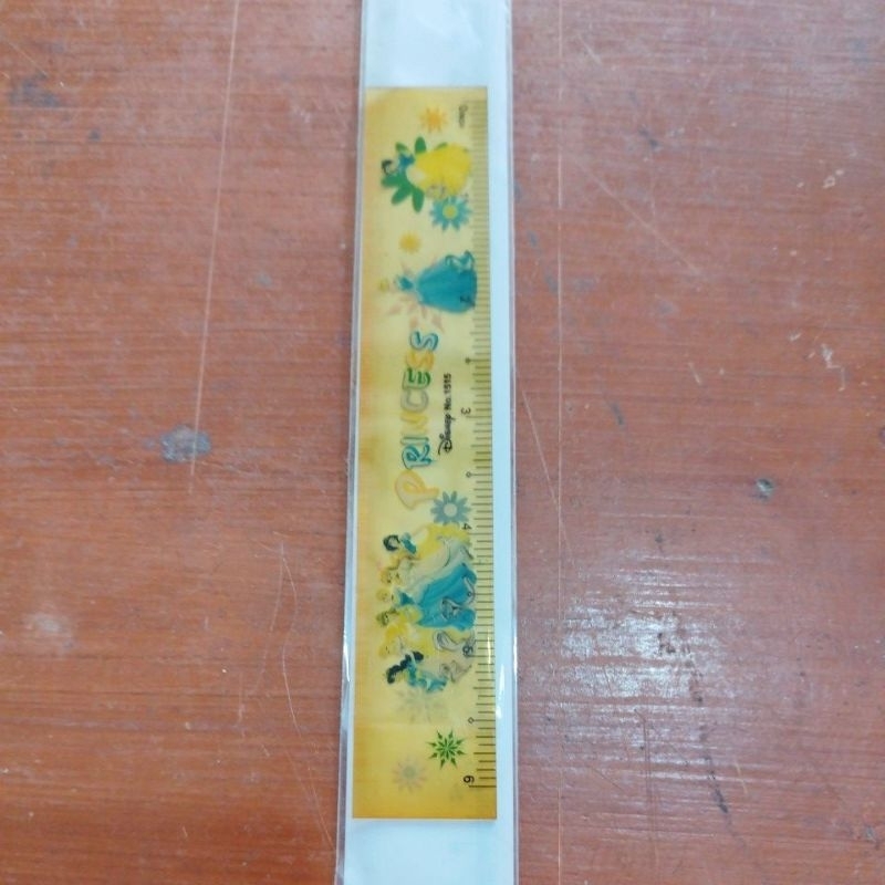 

Penggaris plastik motif 15 cm