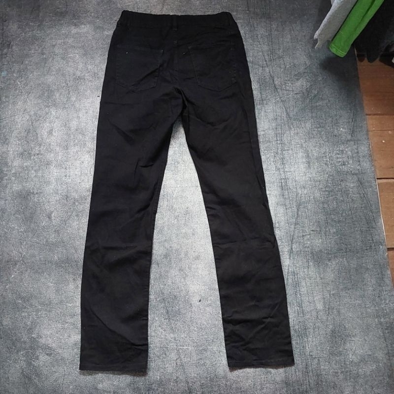 celana denim uniqlo kids hitam