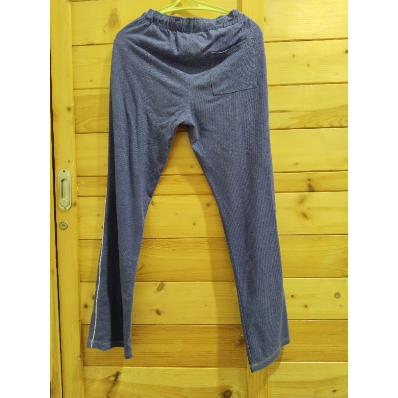 Preloved training pants / sweatpants wanita