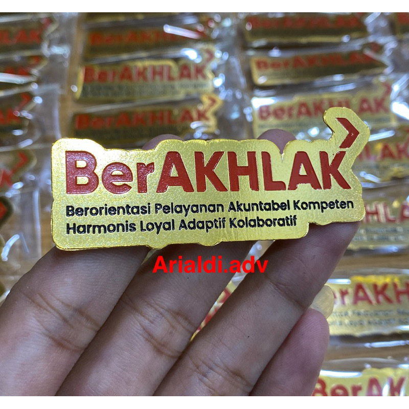 pin BerAKHLAK asn kuningan sepuh emas peniti pin berakhlak asn peniti