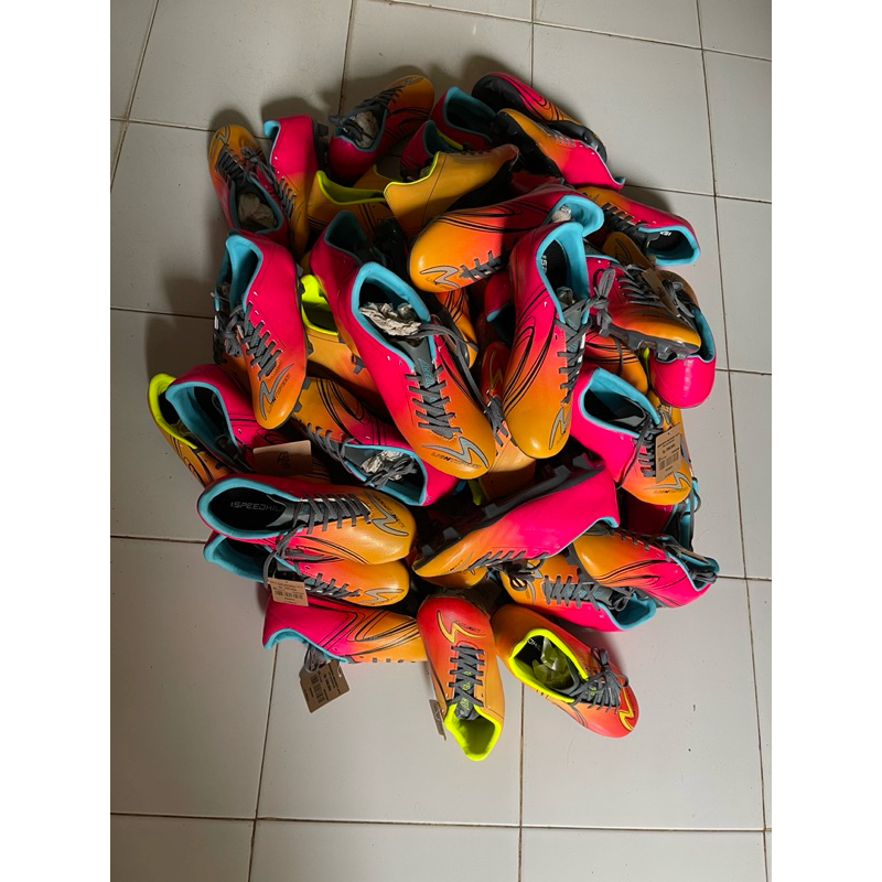 sepatu bola specs anak