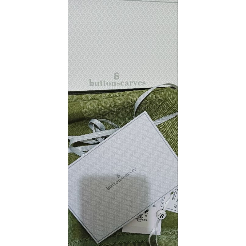 BUTTONSCRAVES TAPIS SQUARE