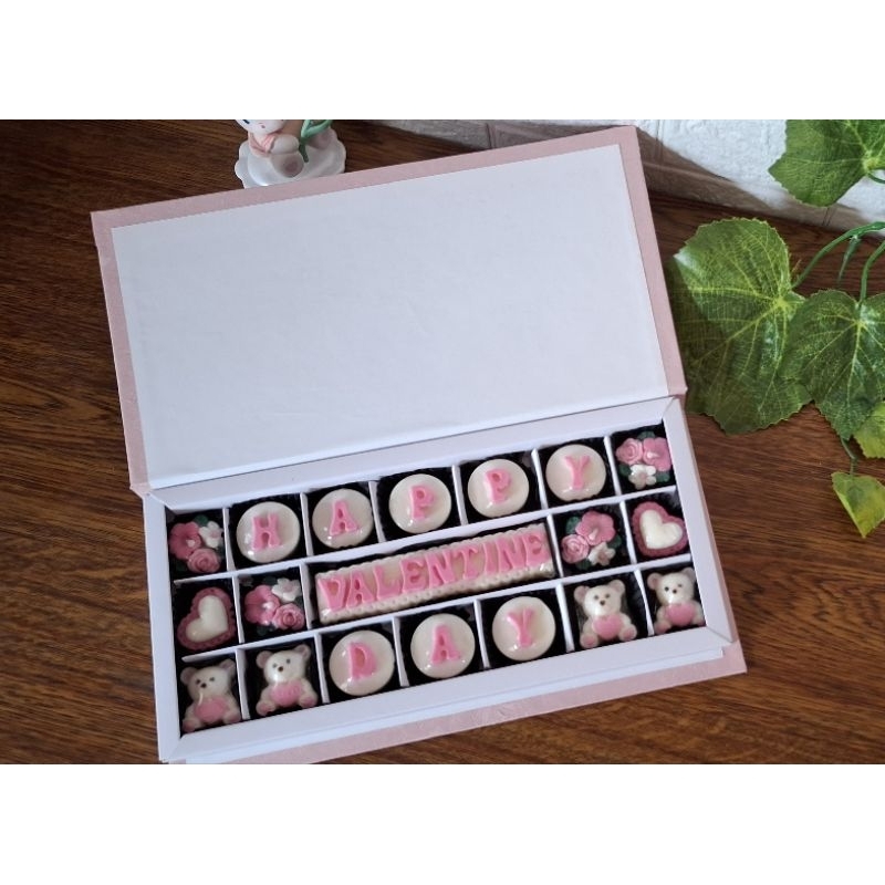

coklat valentine/coklat box/coklat ucapan 21 sekat (7x3)