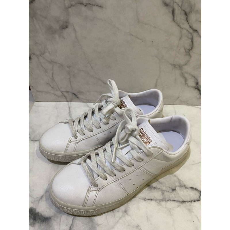 Preloved Sneakers Putih Wanita by O. Tiger