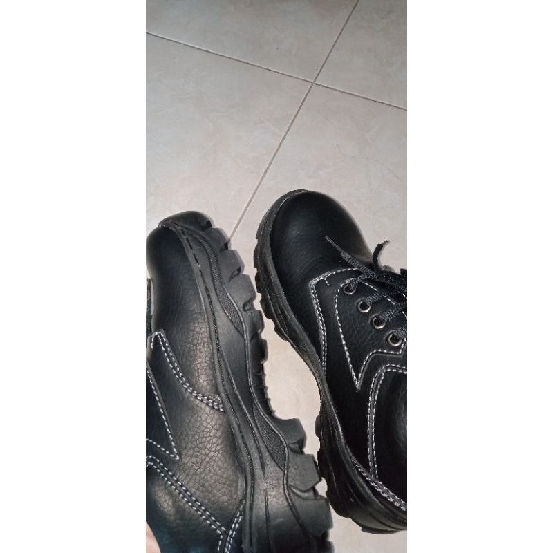 Preloved Safety Shoes kitchen