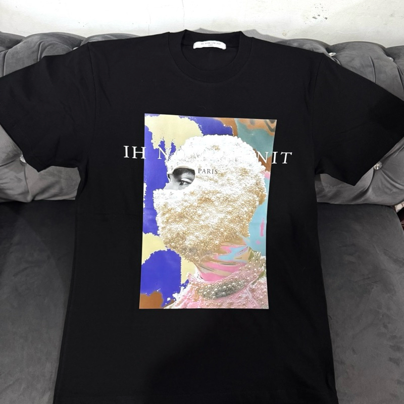 kaos bergaya ih.nom uh nit pria