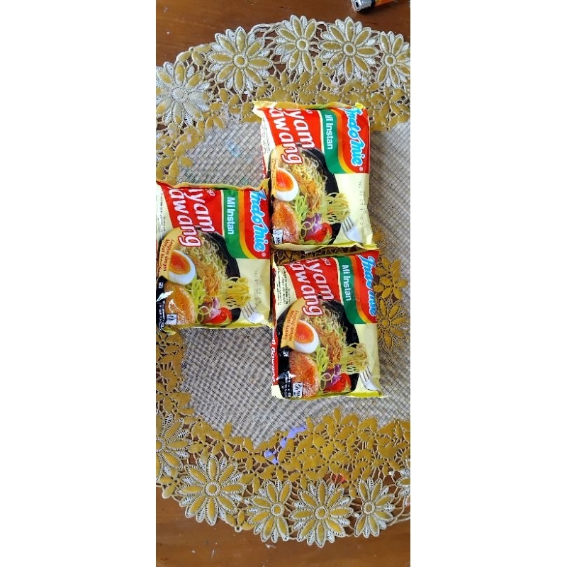 

indomie rasa ayam bawang isi 5