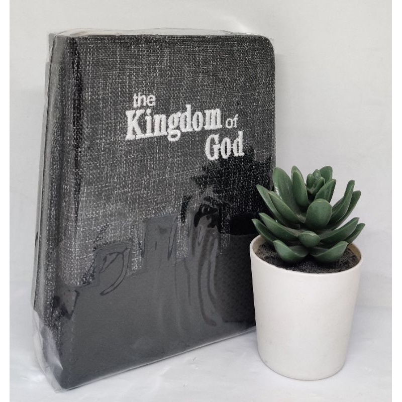

SAMPUL ALKITAB MANULA MOTIF "THE KINGDOM
