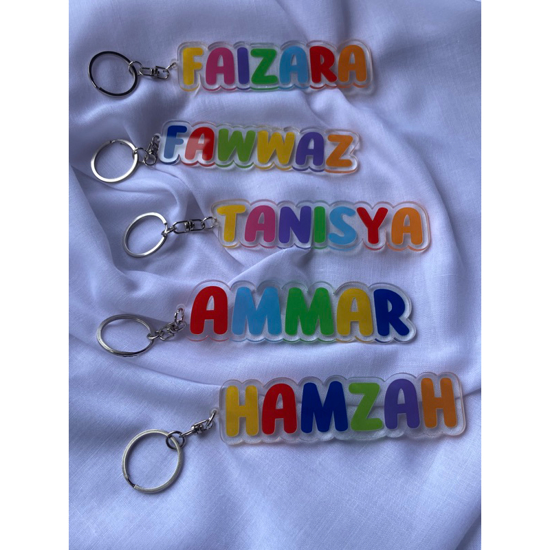 Gantungan Kunci Akrilik Nama – Custom & Unik