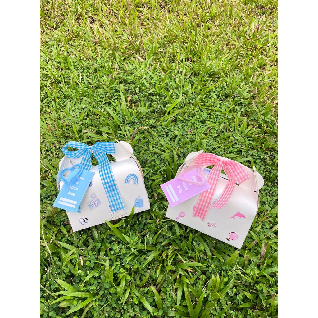 

GIFT BOX GABLE BOX HAMPERS (INCLUDE ISIAN SNACK) UKURAN M | HAMPERS WISUDA/SEMPRO/ULTAH