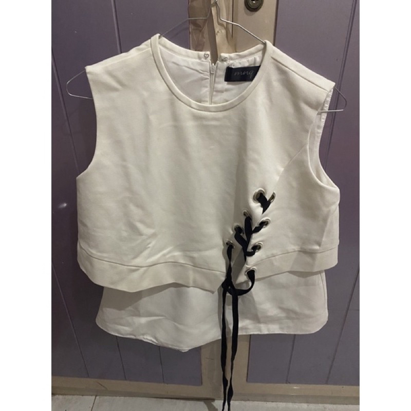 Preloved blouse putih tanpa lengan