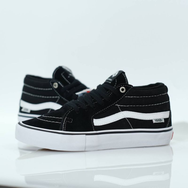 Sepatu Vans SK8 Mid PRO Black White