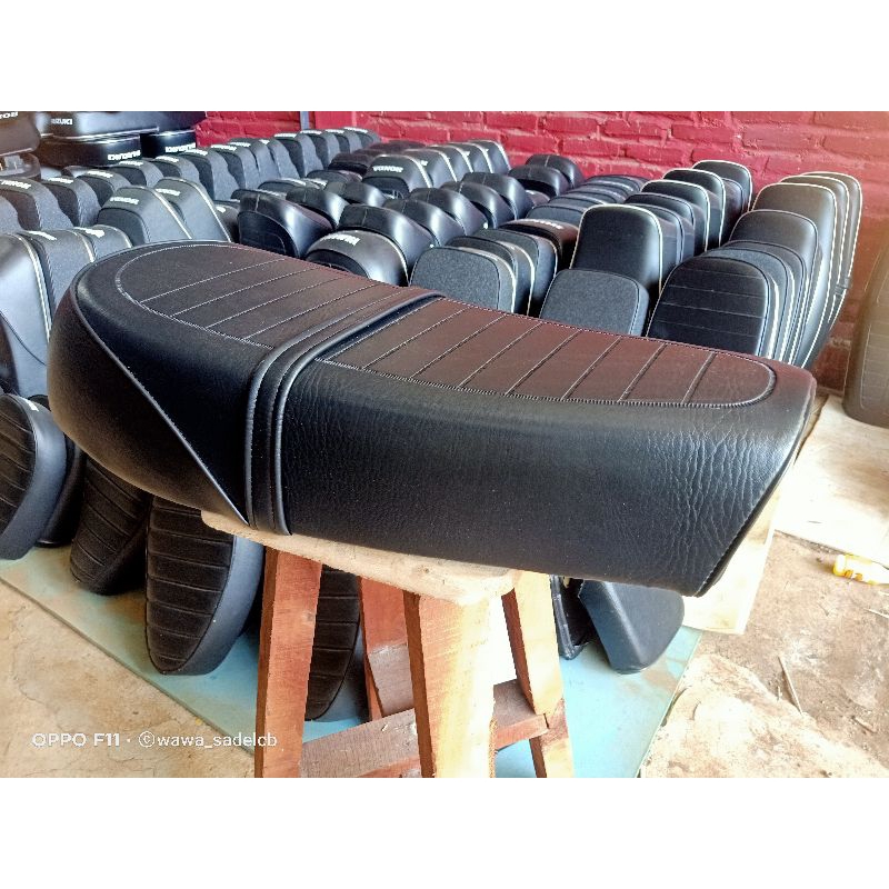 JOK YAMAHA DT 100 JOK MOTOR TRAIL VINTAGE MODEL ORI STANDART