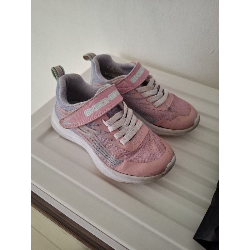 Sepatu anak merk Skechers
