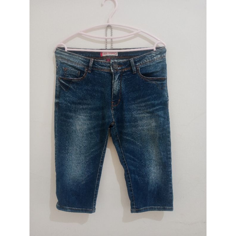 Preloved celana jeans cewek second - preloved celana jeans 7/8 cewek seken - celana jeans AKO prelov