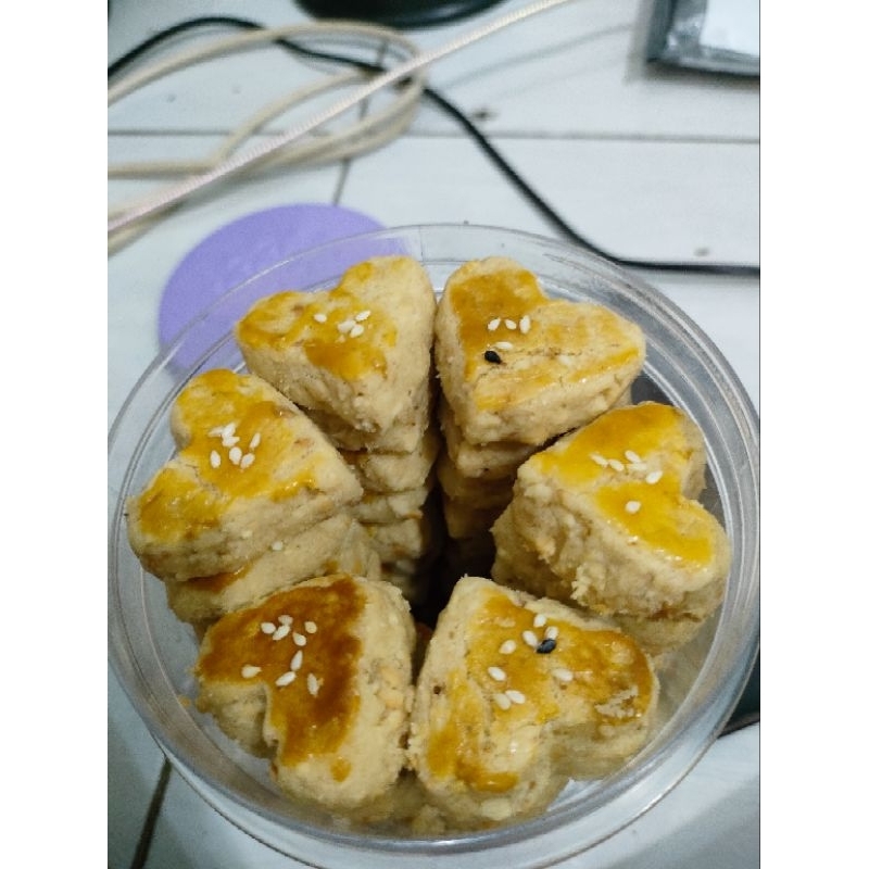 

kue kacang gurih renyah