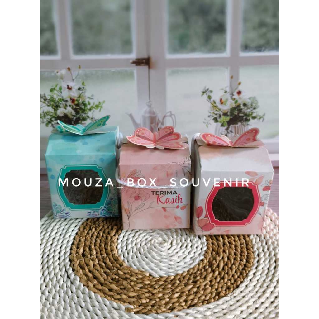 

ISI 100PCS BOX UNTUK SOUVENIR GELAS PLASTIK MOTIF CANTIK FREE TALI KUR